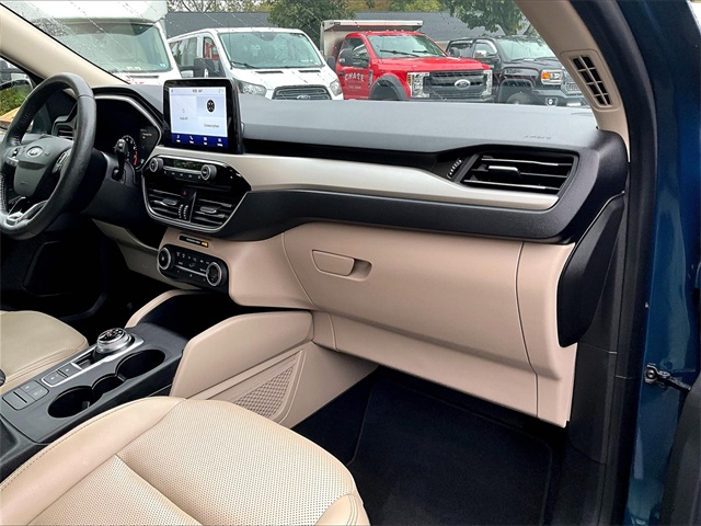 2020 Ford Escape SEL photo 15