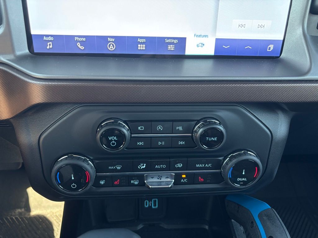 2022 Ford Bronco Outer Banks photo 8