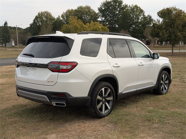 2023 Honda Pilot Elite photo 3