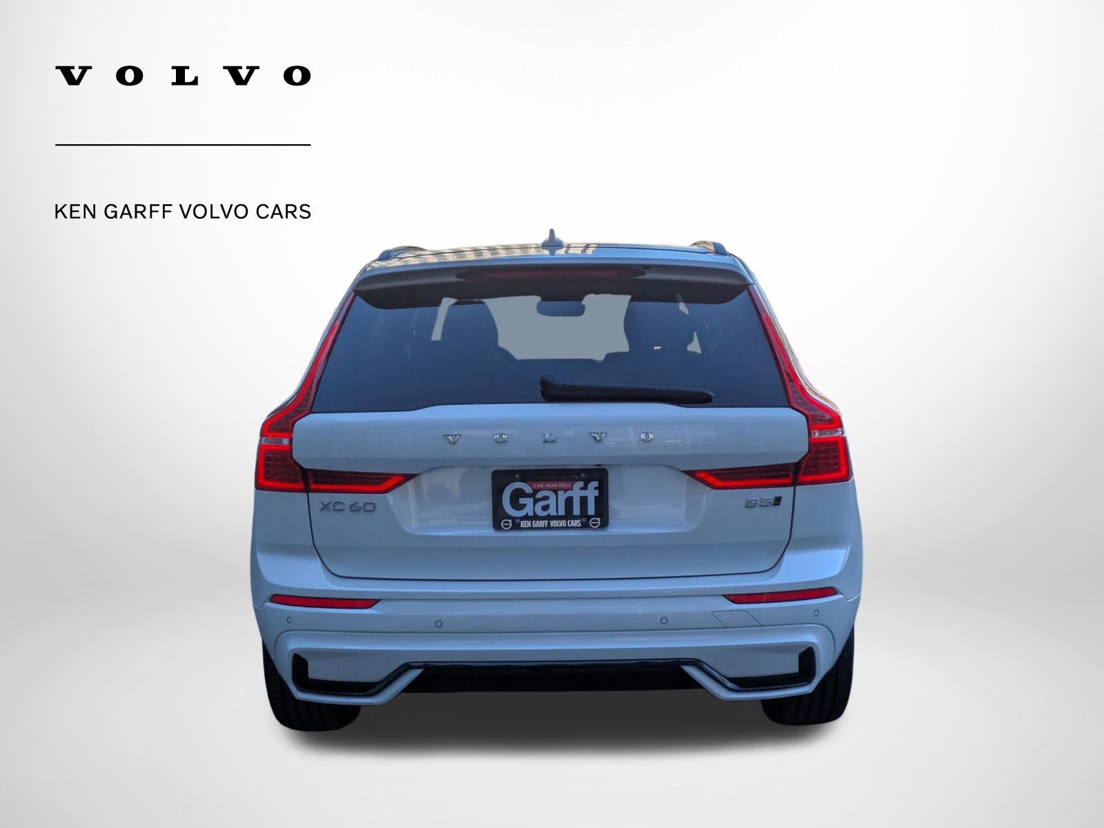 2025 Volvo XC60 Plus photo 4