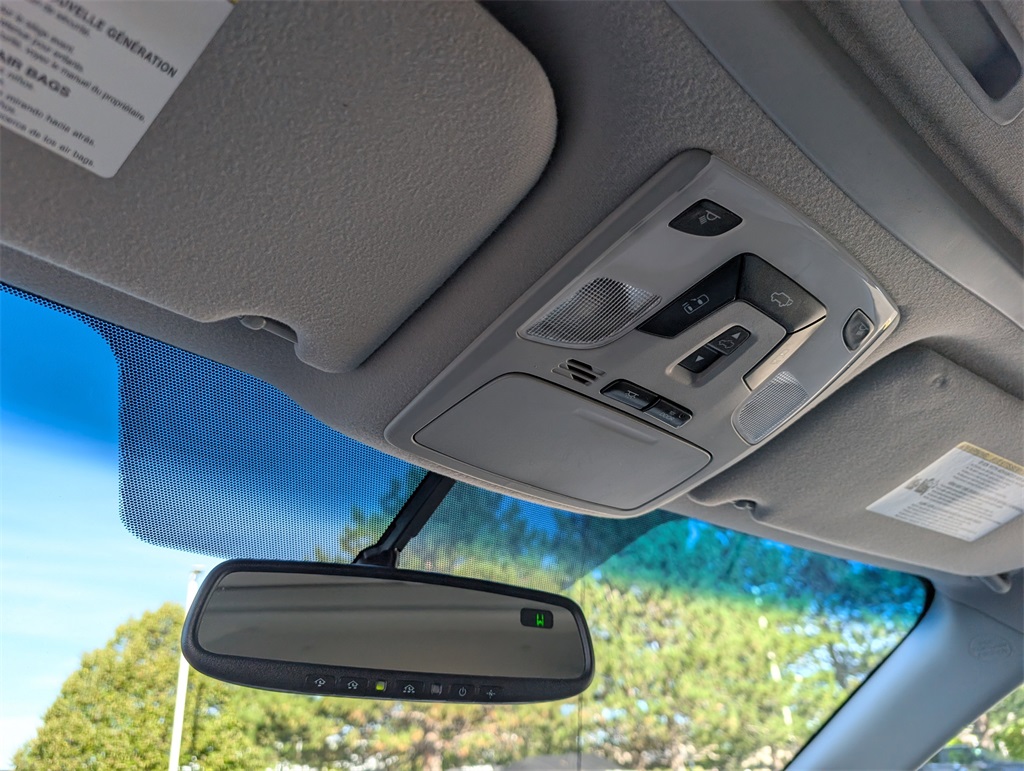 2014 Toyota Sienna XLE photo 31