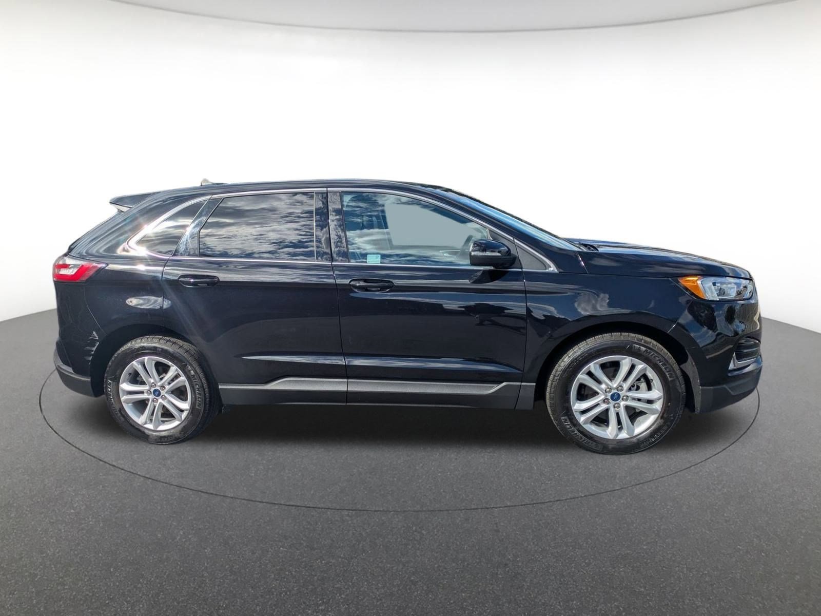 2020 Ford Edge SEL photo 4