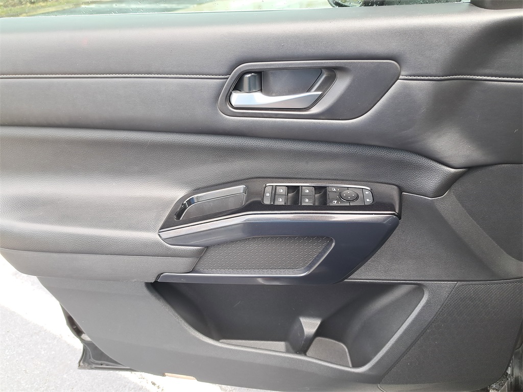 2022 Nissan Pathfinder S photo 22