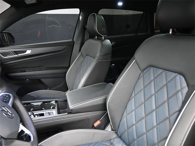 2024 Volkswagen Atlas Cross Sport SEL Premium R-Line photo 28