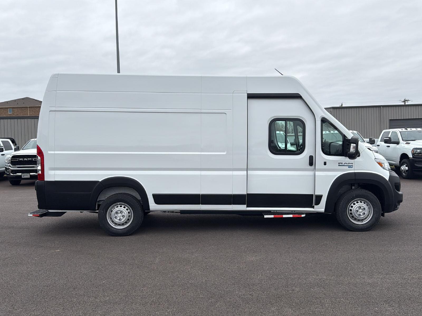 2024 Ram ProMaster 3500 photo 4
