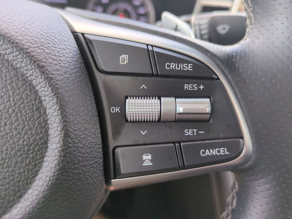 2021 Genesis G70 2.0T photo 24
