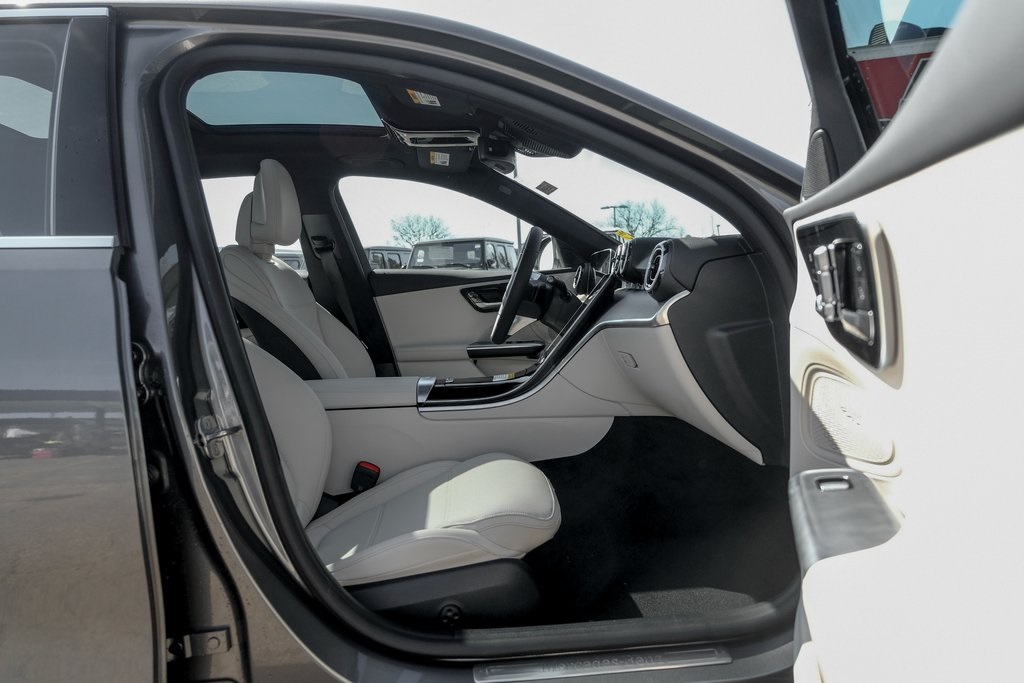 2025 Mercedes Benz C 300 4MATIC photo 21
