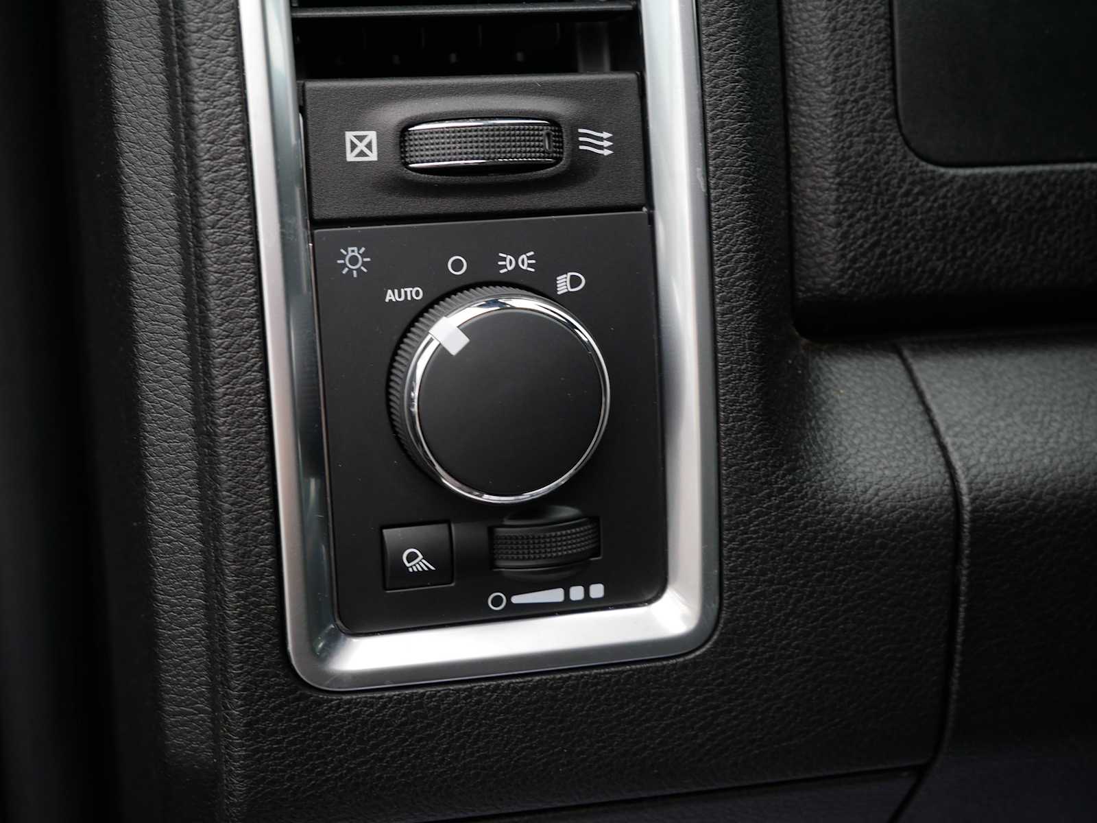 2022 Ram 1500 Classic Warlock photo 23