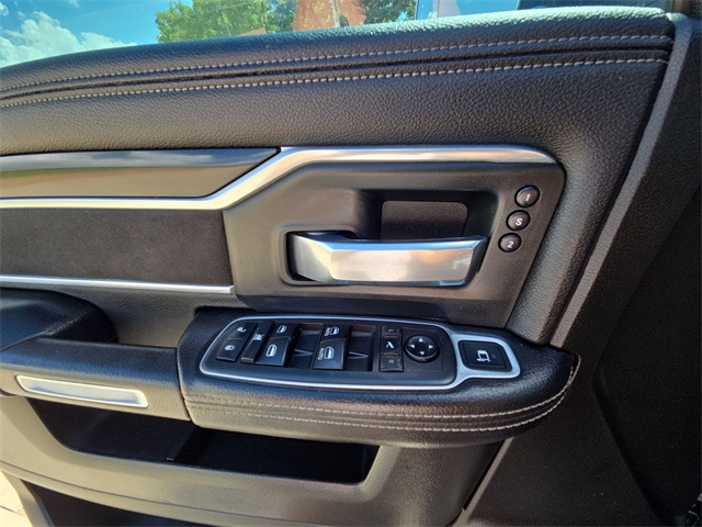 2019 Ram 2500 Laramie photo 14