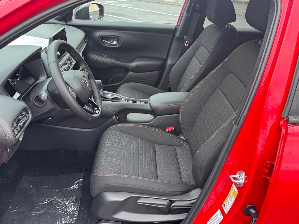 2026 Honda HR-V Sport photo 4