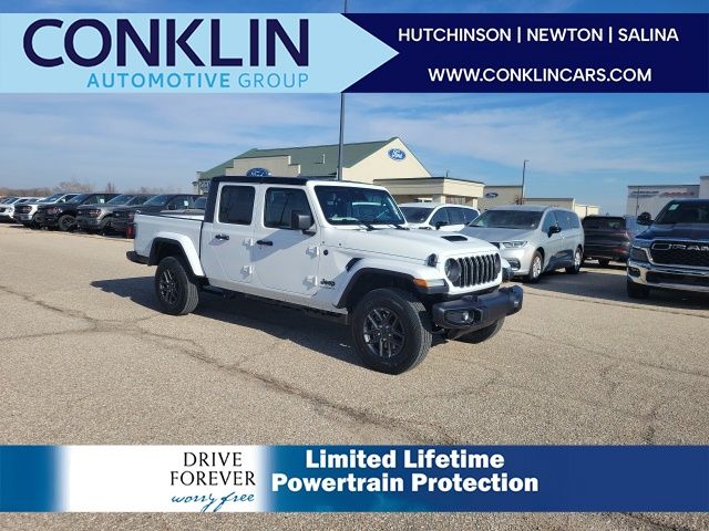 2026 Jeep Gladiator Sport S's photo