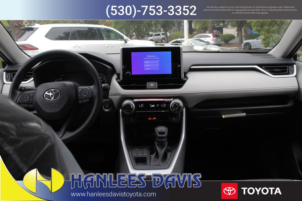 2025 Toyota RAV4 XLE photo 14