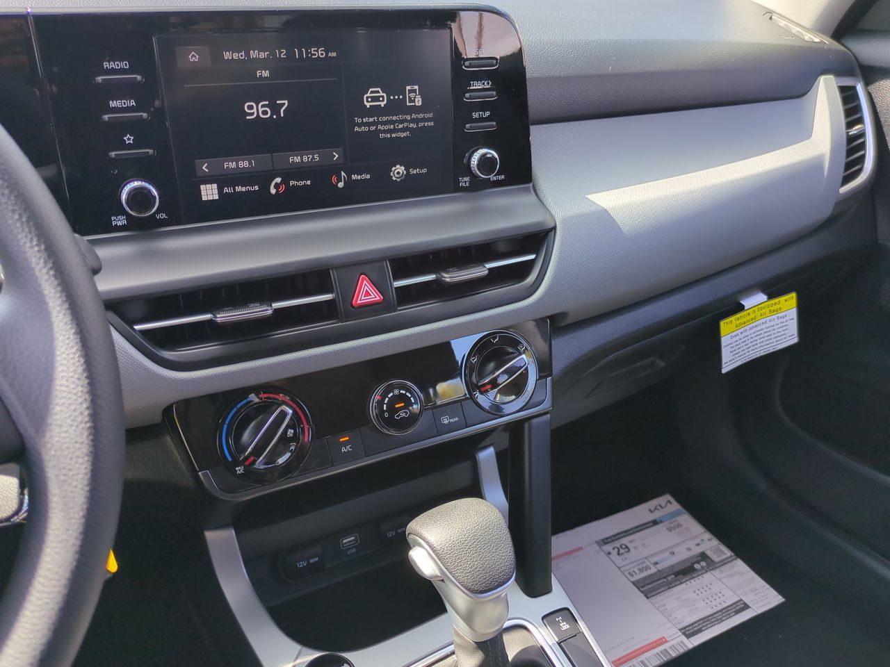 2025 Kia Seltos LX photo 12