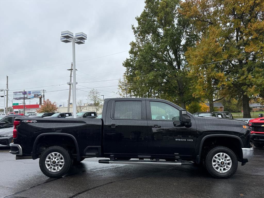2024 Chevrolet Silverado 2500HD LT photo 4
