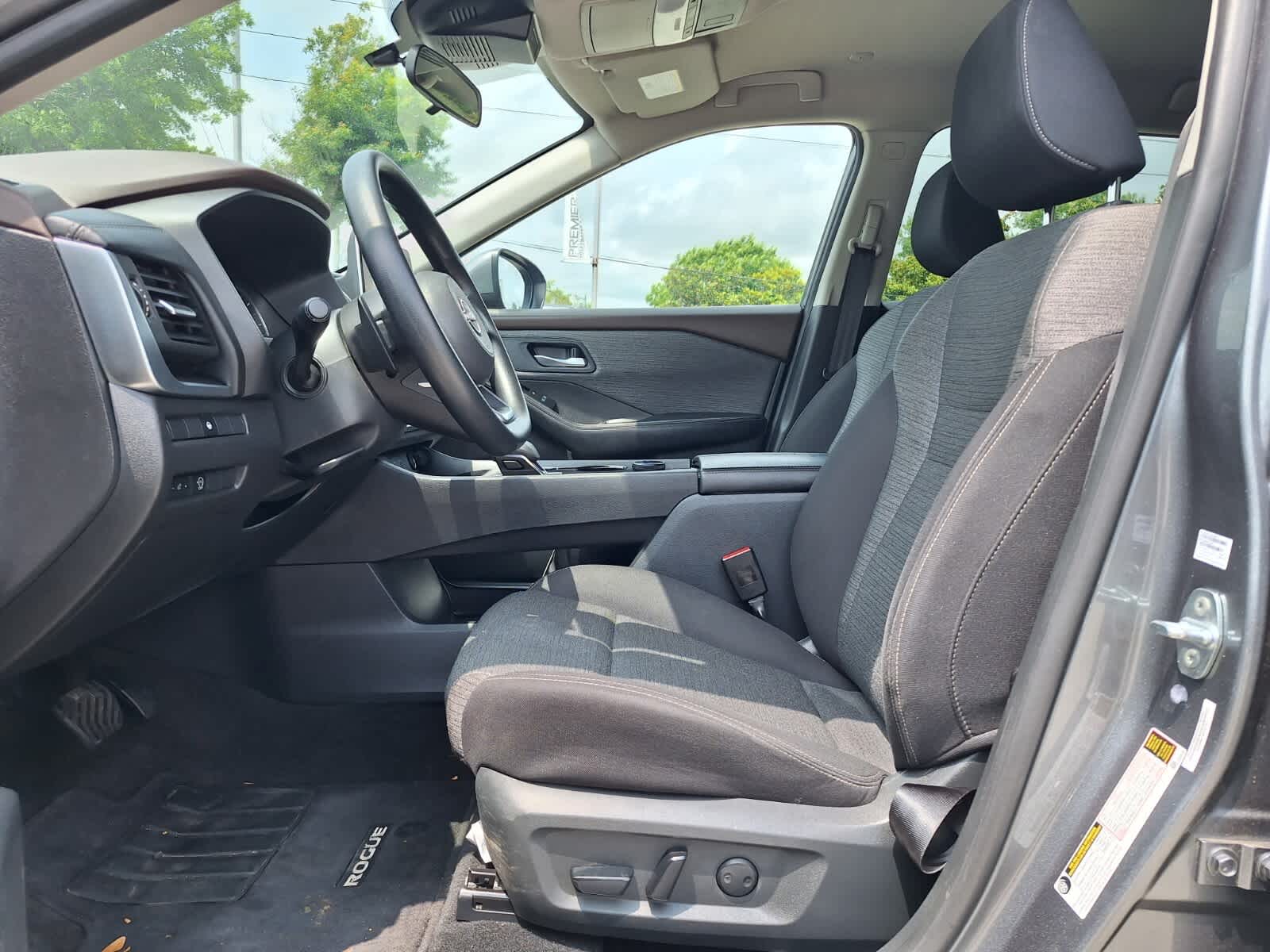 2023 Nissan Rogue SV photo 11