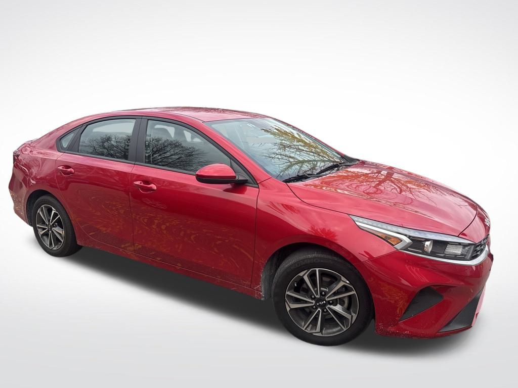 2023 Kia Forte LXS photo 3