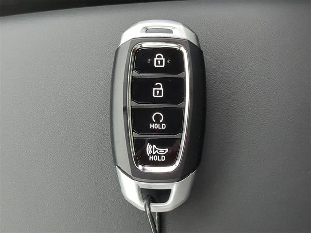 2025 Hyundai Venue SEL photo 26