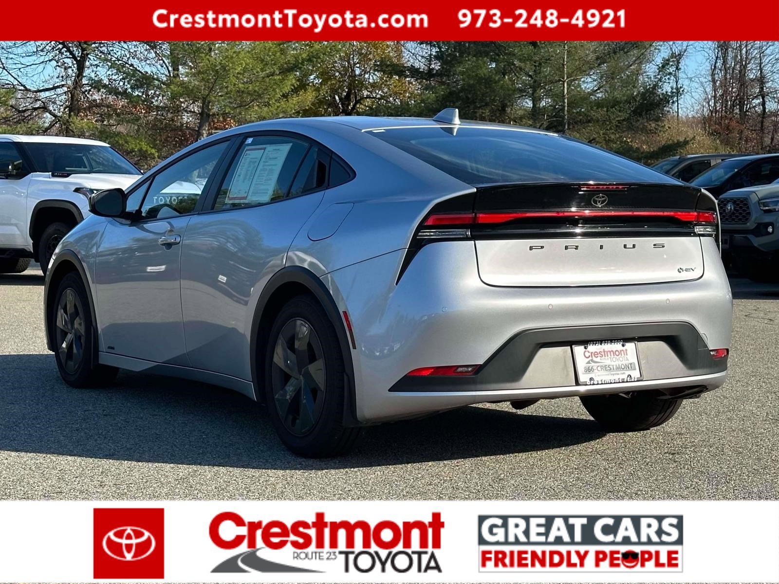 2024 Toyota Prius LE photo 4