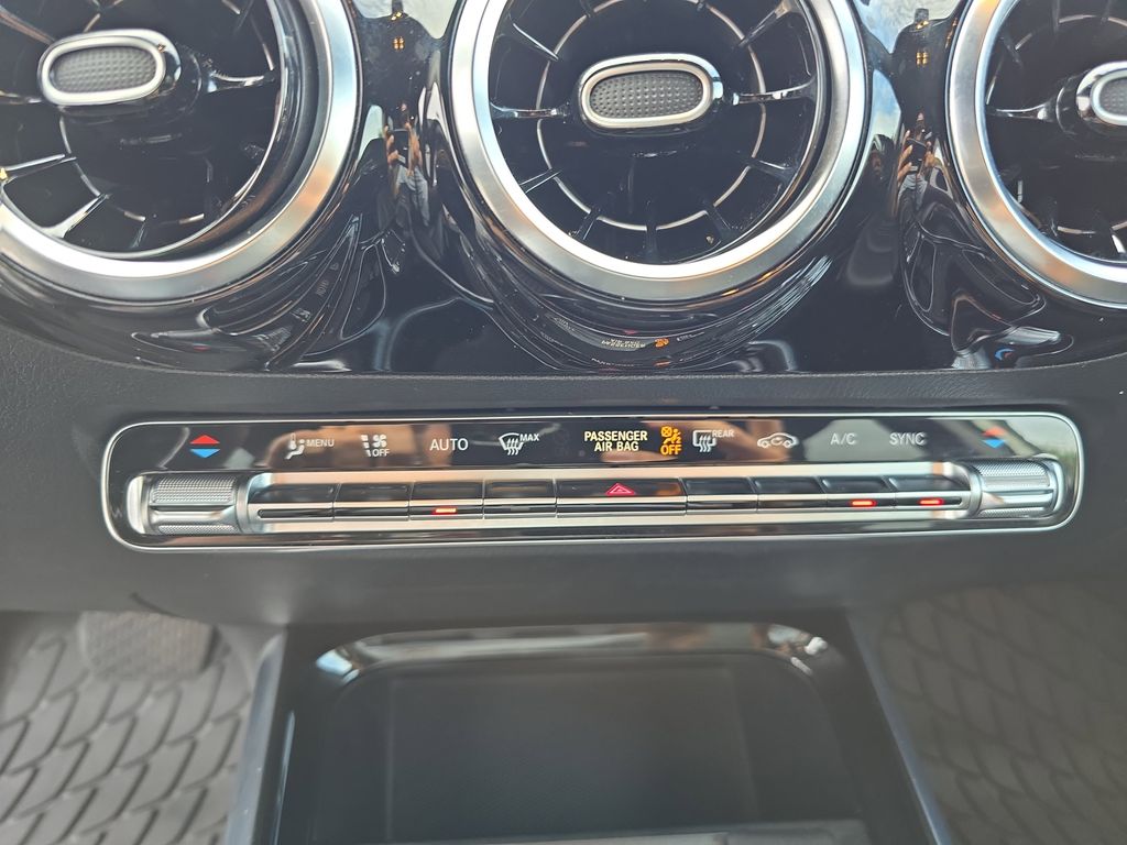 2022 Mercedes Benz GLA 250 photo 22