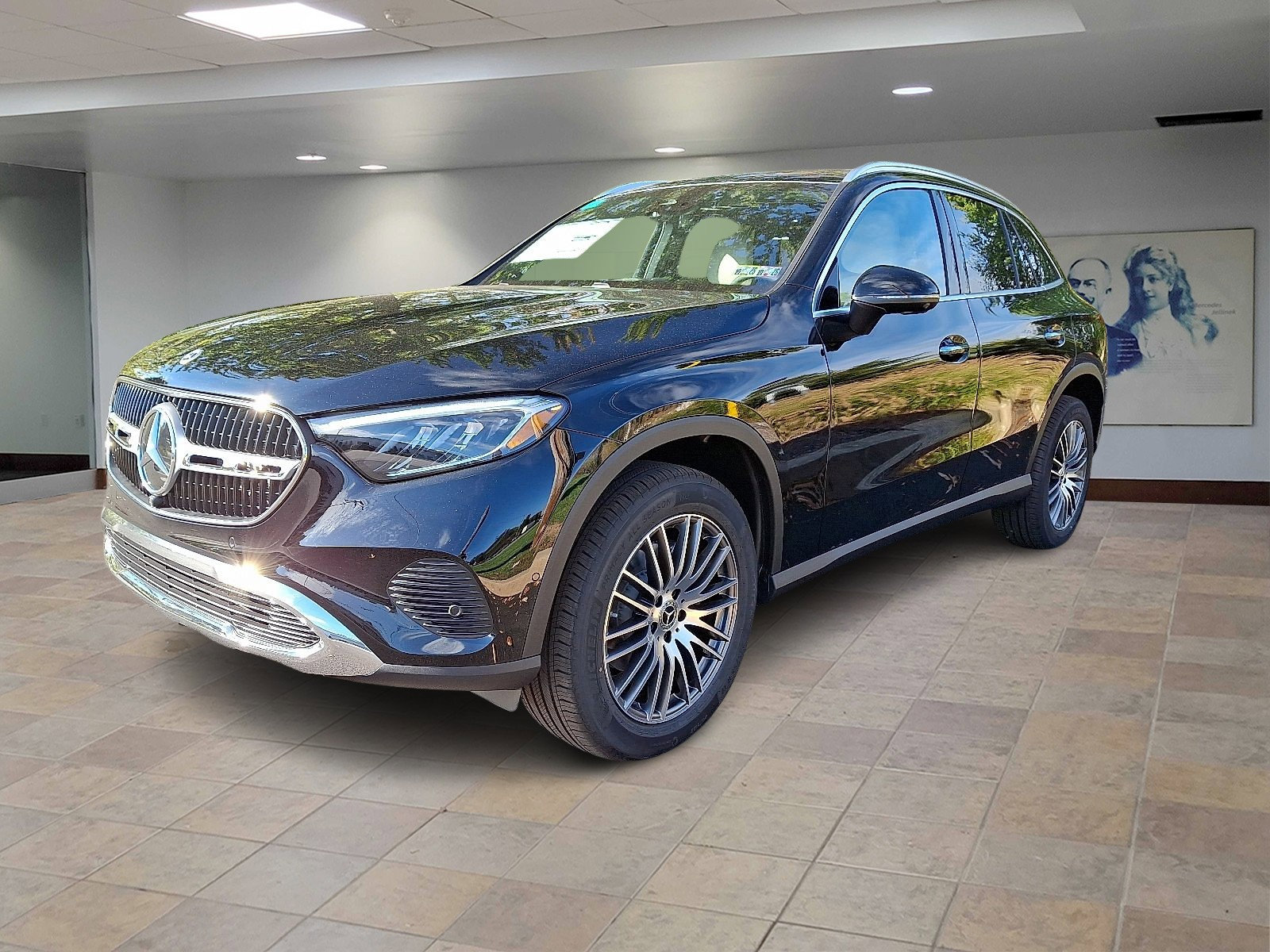 2026 Mercedes Benz GLC 300 4MATIC photo 2