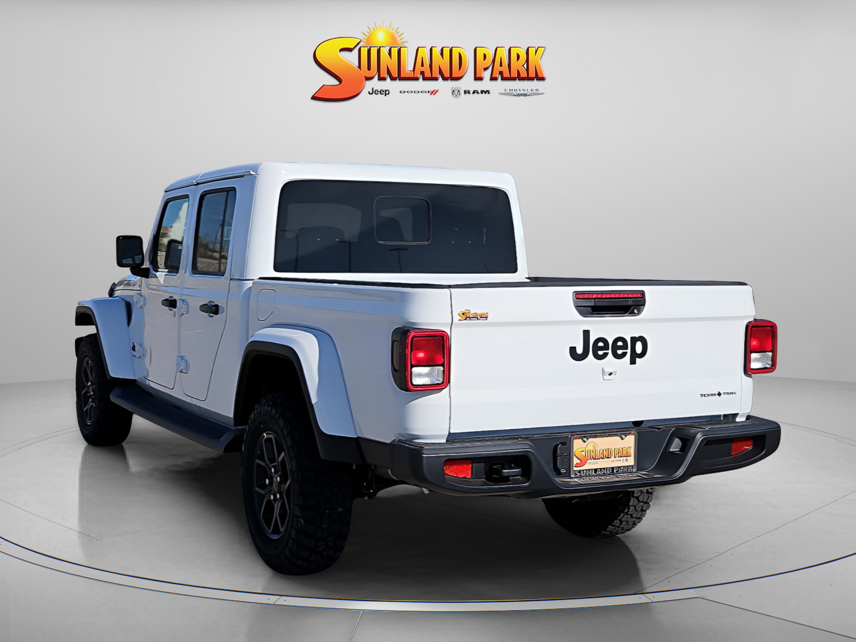 2026 Jeep Gladiator Texas Trail photo 3