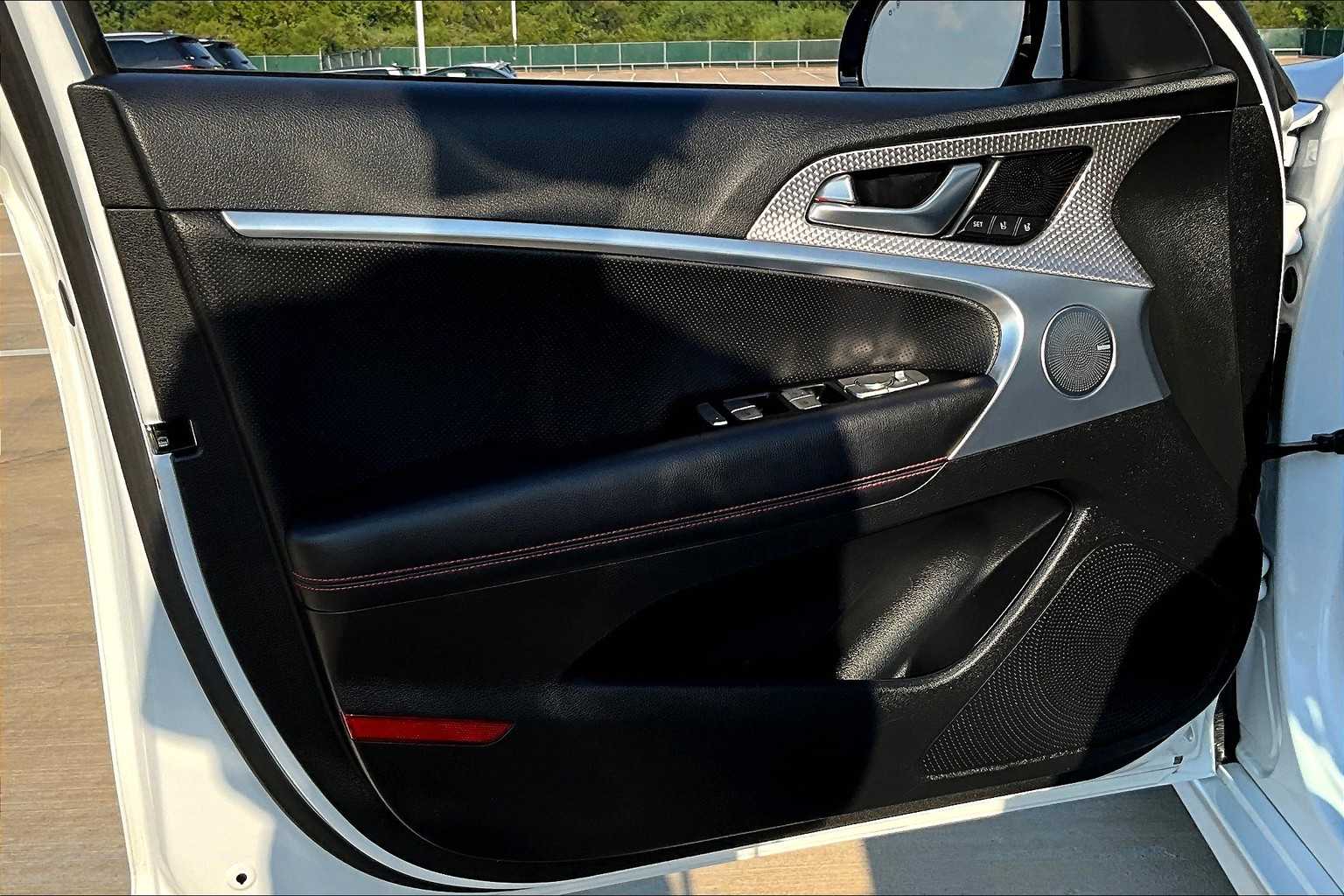 2023 Genesis G70 3.3T photo 19