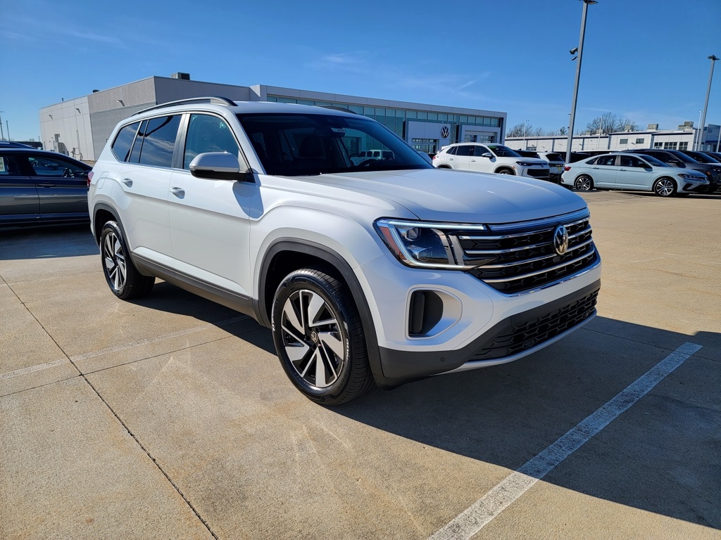 2026 Volkswagen Atlas SE's photo