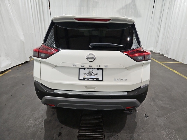2022 Nissan Rogue SV photo 3