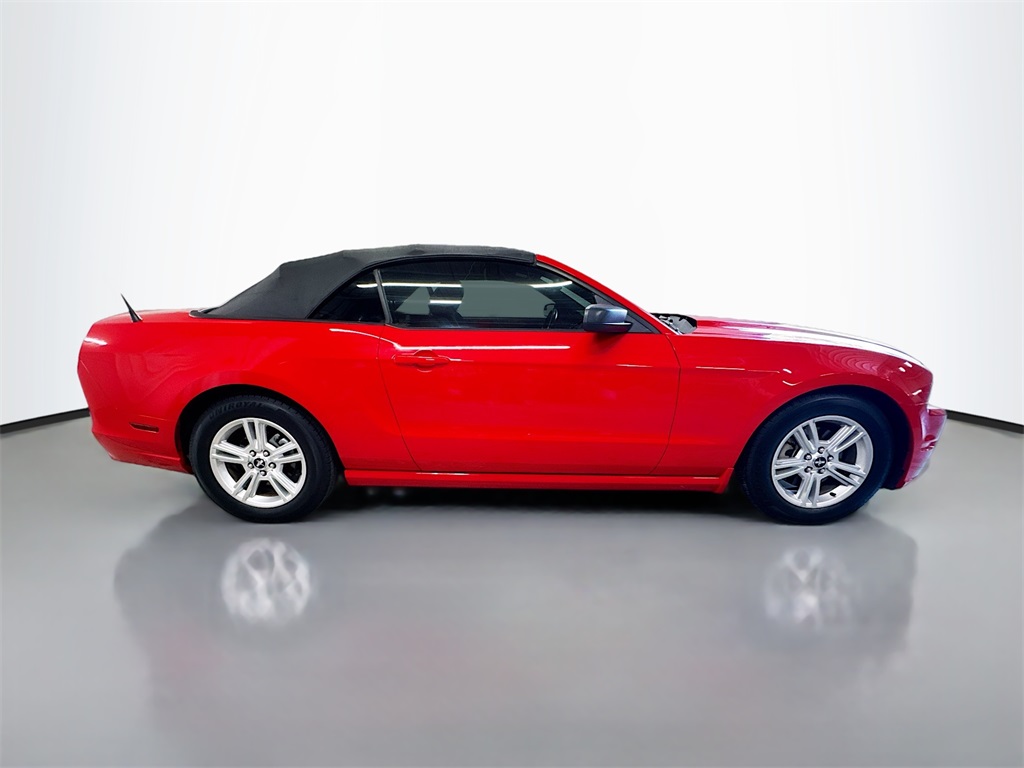 2014 Ford Mustang V6 photo 7