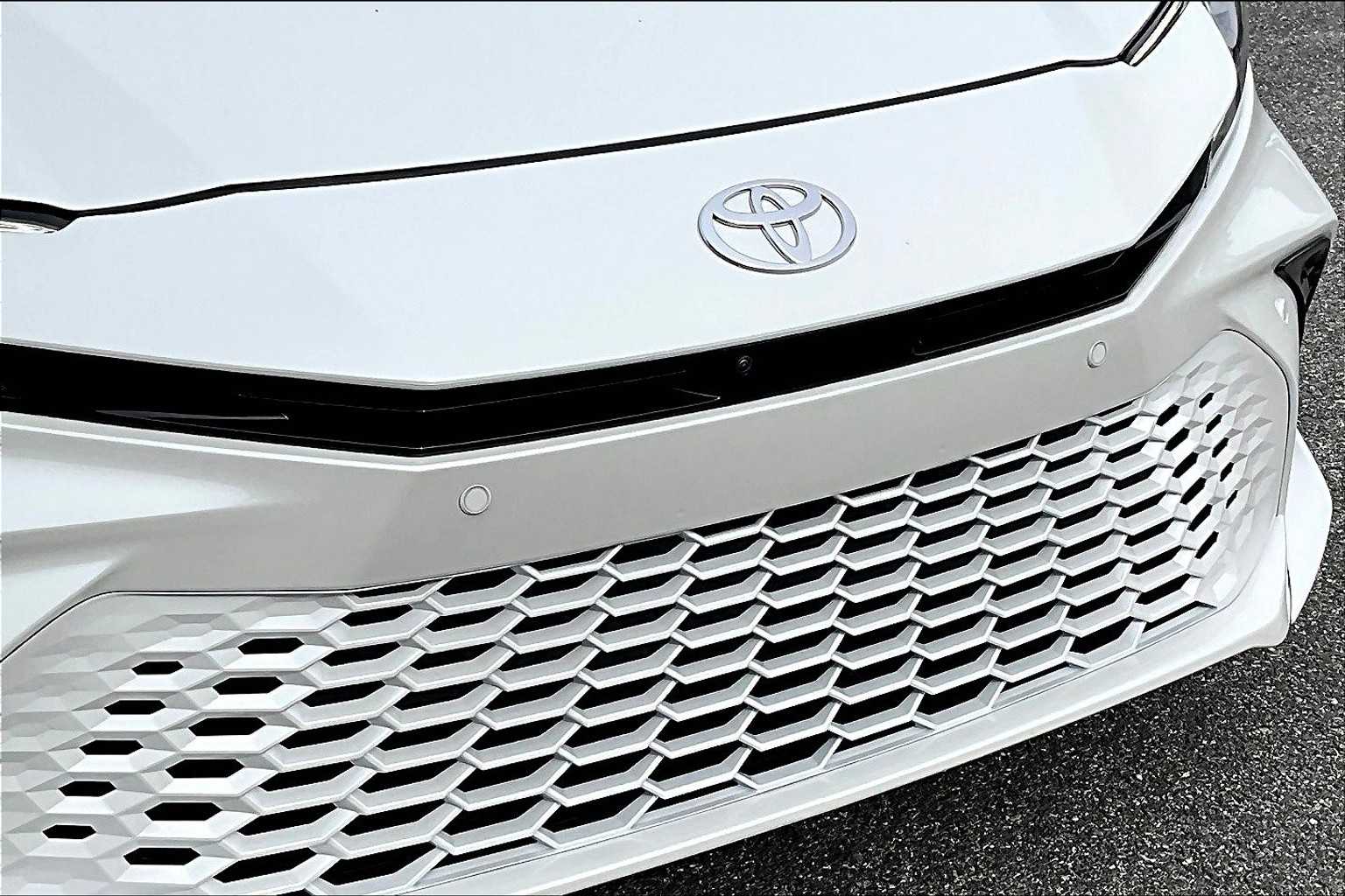 2025 Toyota Camry XSE photo 27