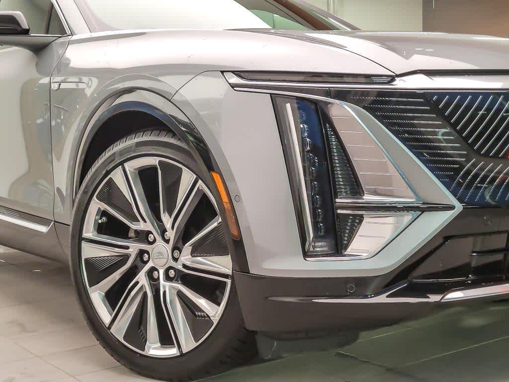 2024 Cadillac Lyriq Luxury photo 3