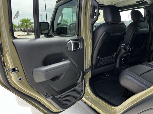 2025 Jeep Wrangler Rubicon photo 17
