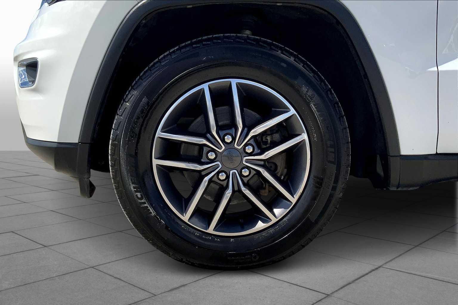 2020 Jeep Grand Cherokee Limited photo 8