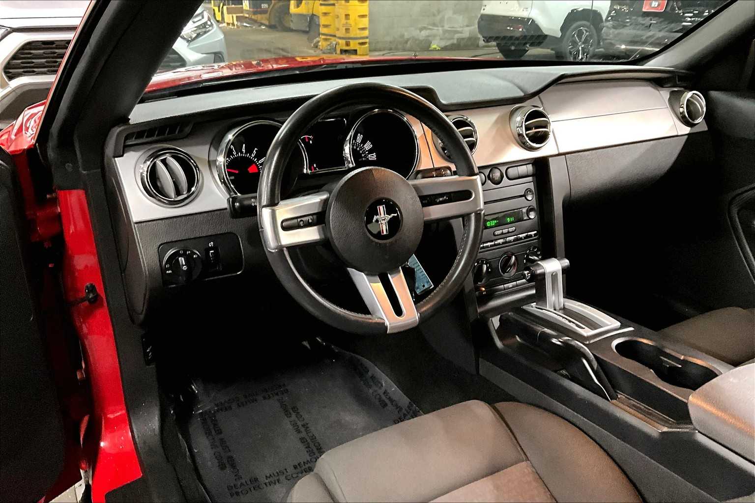 2006 Ford Mustang Convertible photo 17