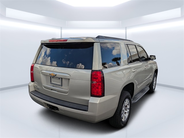 2016 Chevrolet Tahoe LT photo 3