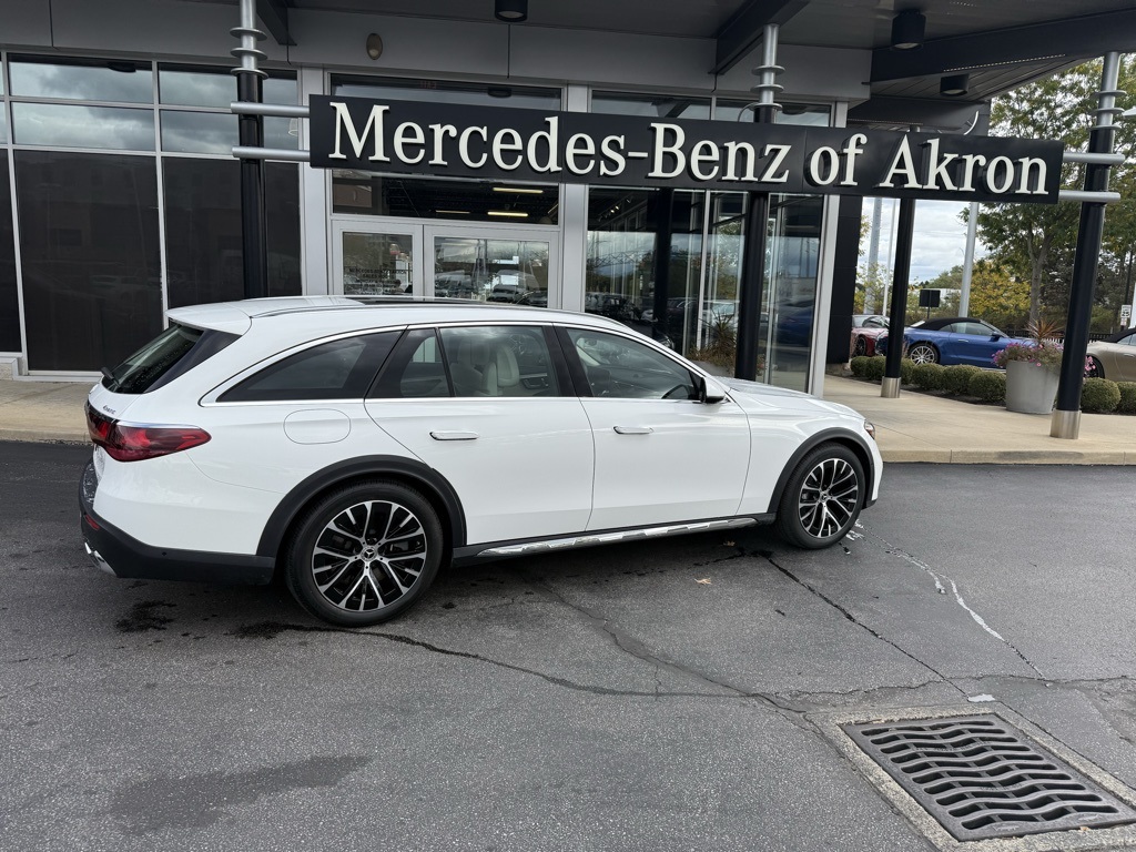 2025 Mercedes-Benz E-Class E450 All-Terrain's photo