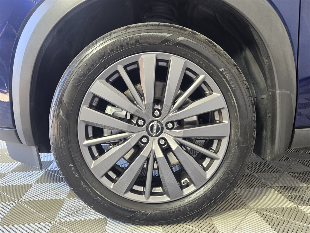 2022 Nissan Pathfinder SL photo 4