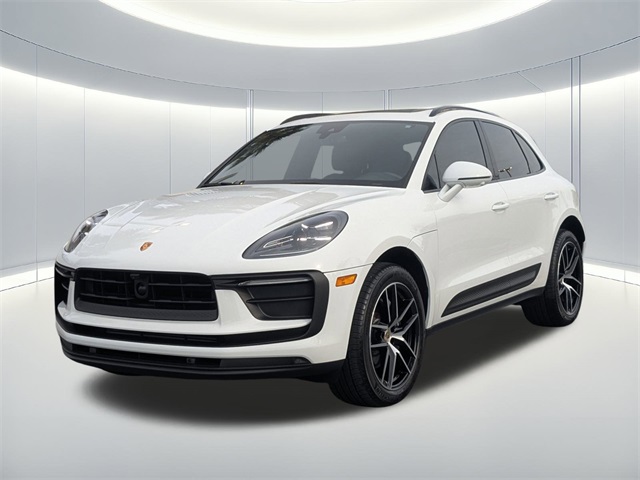 2024 Porsche Macan Base's photo