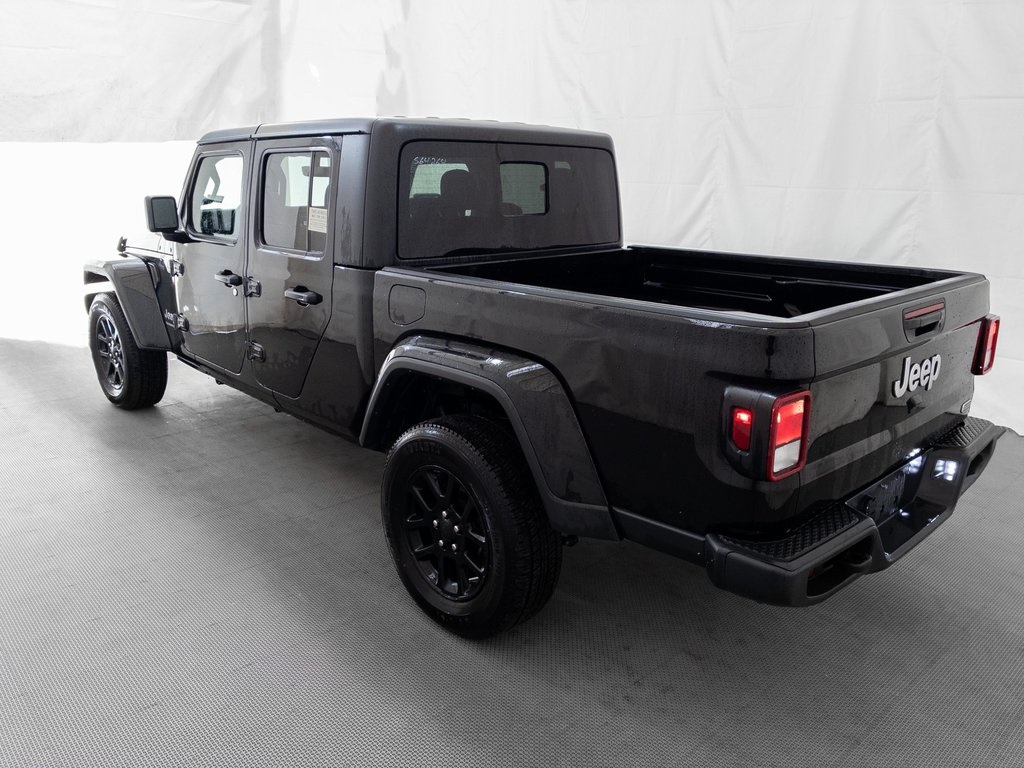 2023 Jeep Gladiator Overland photo 3