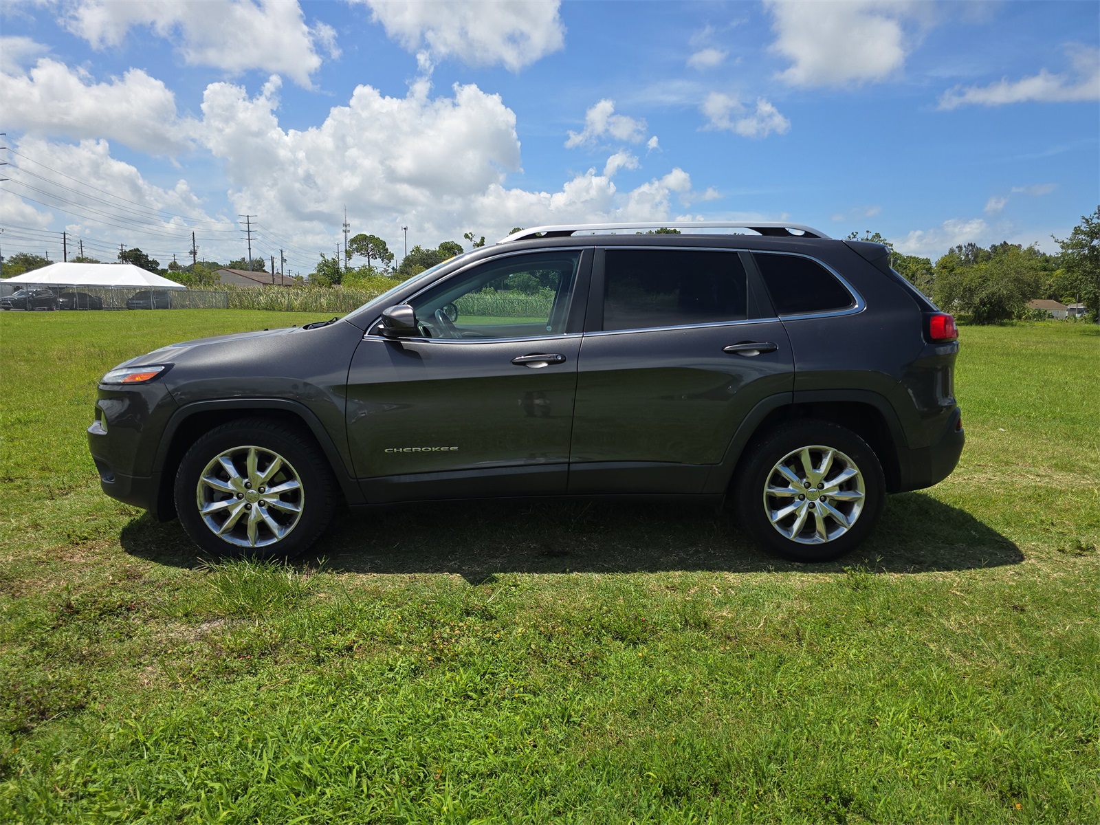 Used 2015 Jeep Cherokee Limited with VIN 1C4PJMDB5FW704084 for sale in Port Richey, FL