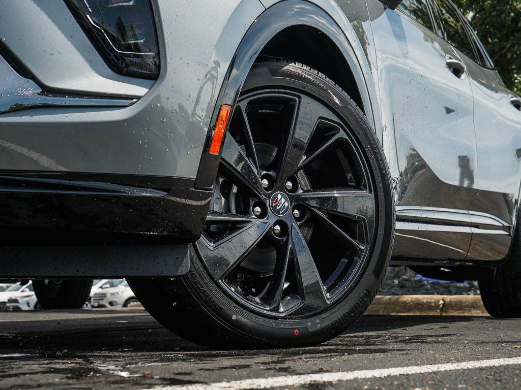 2025 Buick Envision Sport Touring photo 4