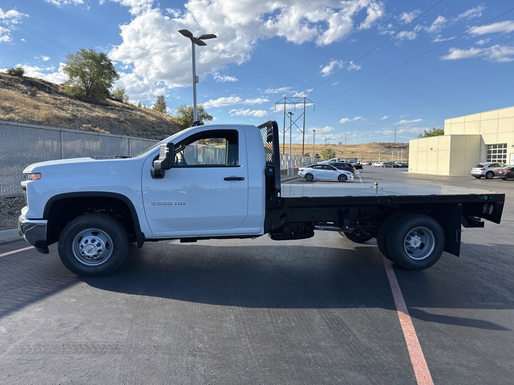 2025 Chevrolet Silverado 3500HD Work Truck photo 3