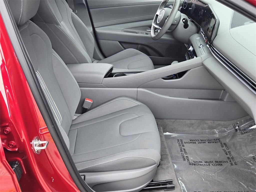 2024 Hyundai Elantra SEL Convenience photo 15