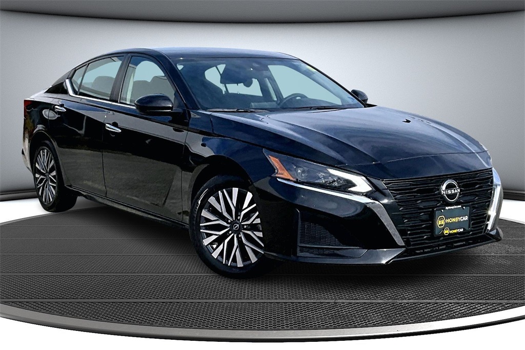 2023 Nissan Altima SV's photo