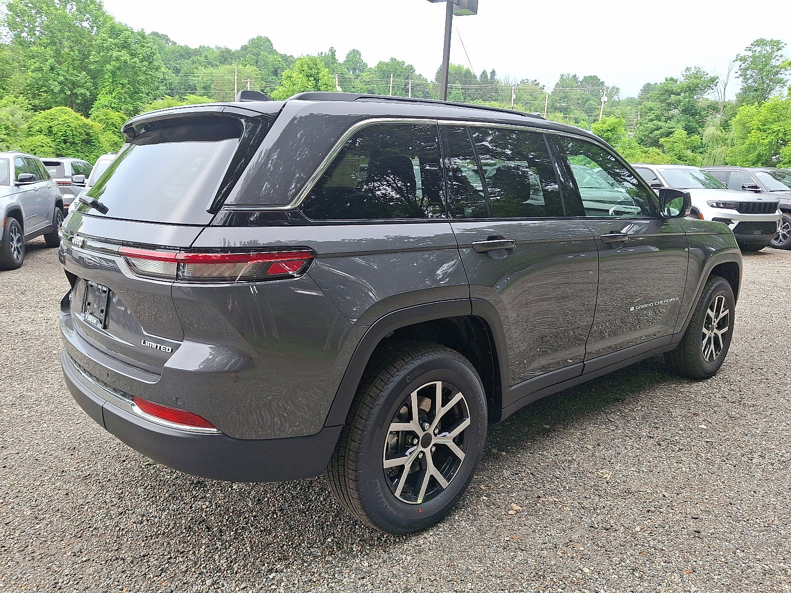 2025 Jeep Grand Cherokee Limited photo 4