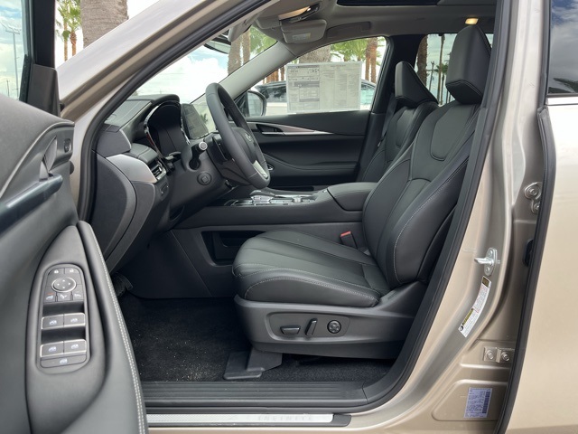2026 Infiniti QX60 Luxe photo 10