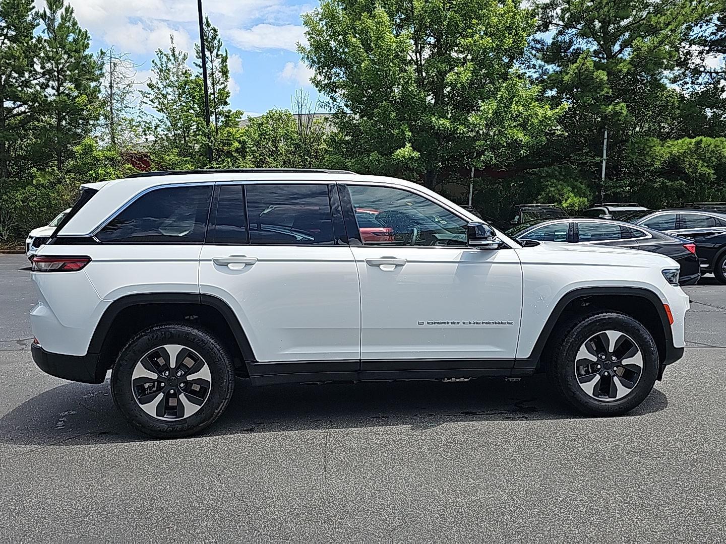 2024 Jeep Cherokee Limited 4xe photo 4