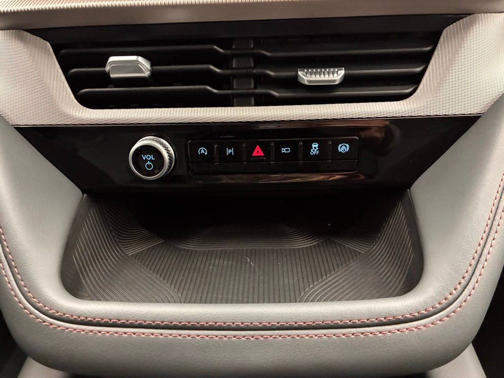 2026 Ford Explorer photo 3