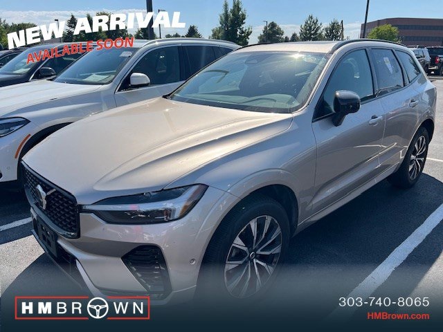 2025 Volvo XC60 B5 Plus photo 2