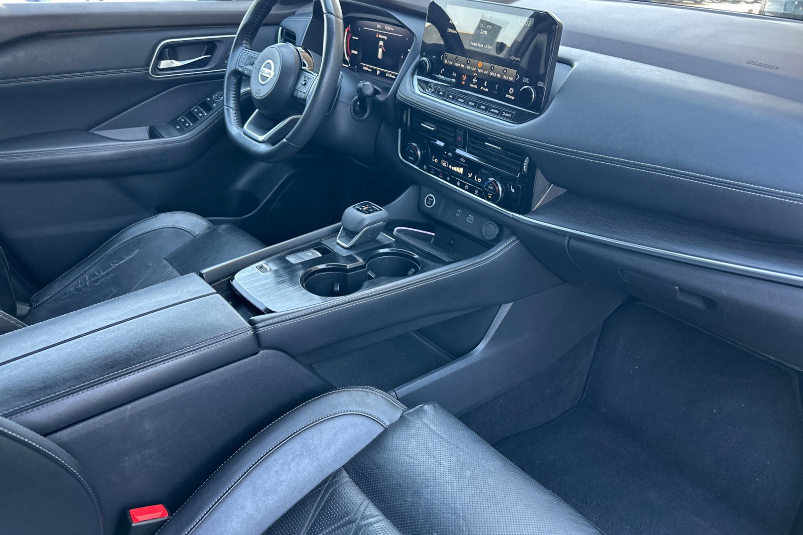 2021 Nissan Rogue Platinum photo 16